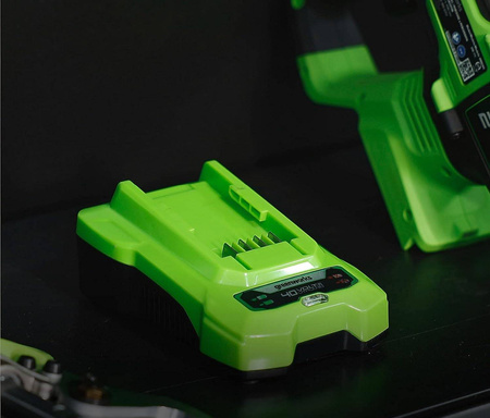 GREENWORKS G40C ŁADOWARKA DO AKUMULATORÓW GR2932507