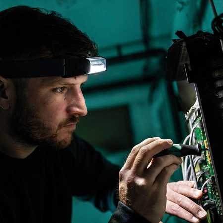 SCANGRIP SG036212 AKUMULATOROWA LATARKA CZOŁOWA LED Z CZUJNIKIEM I-VIEW FORLIFE