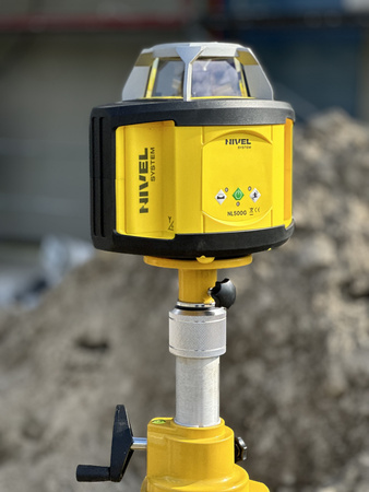 NIVEL SYSTEM NIWELATOR LASEROWY NL500G DIGITAL + SJJ32 STATYW + LS24 ŁATA