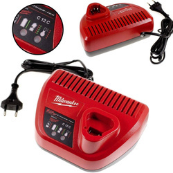 MILWAUKEE M12 C12C ŁADOWARKA 4932352000