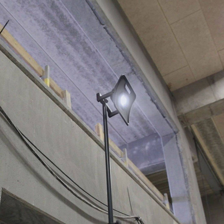 SCANGRIP NAŚWIETLACZ LAMPA NOVA 4K + STATYW TRIPOD 2M